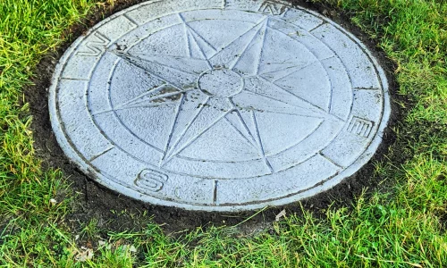 Nowoczesne oznakowanie przestrzeni miejskiej w Biłgoraju – nowe elementy małej architektury 