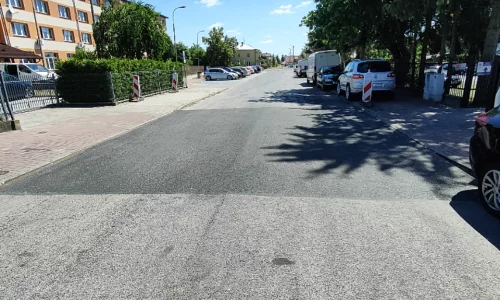 Nowy asfalt na ul. Żołnierzy Wojska Polskiego – zakończono prace na 150-metrowym odcinku